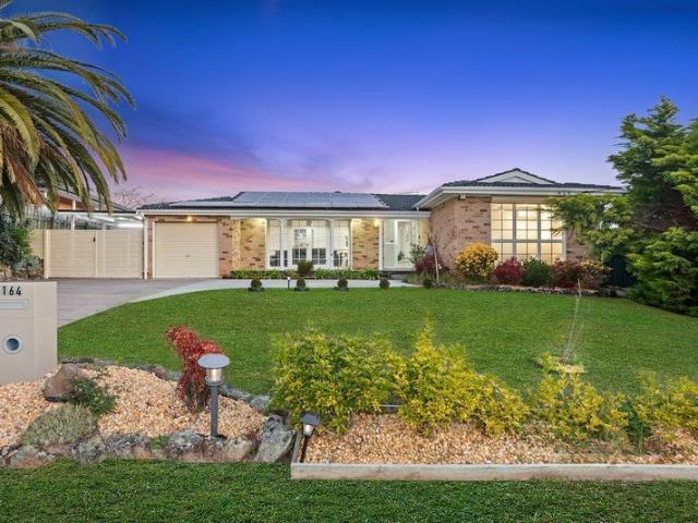 Picture perfect renovated home in the Matthew Pearce Catchment