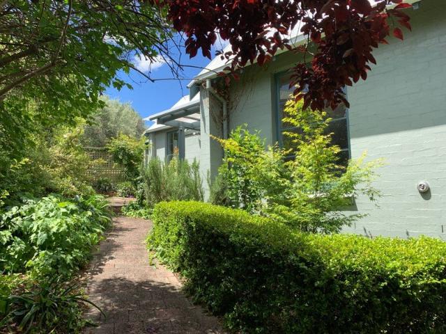 PICTURE PERFECT TOWNHOUSE