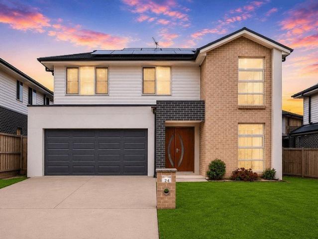 Picture Perfect, Upgraded Family Home on 368 sqm land size | 5 Minutes Drive to Schofields Train Station!