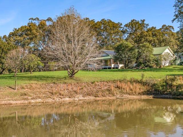 Picturesque 4.9 Hectare Lifestyle Retreat with Exceptional Shedding & Endless Potential
