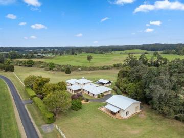 Picturesque acreage in Bonville.