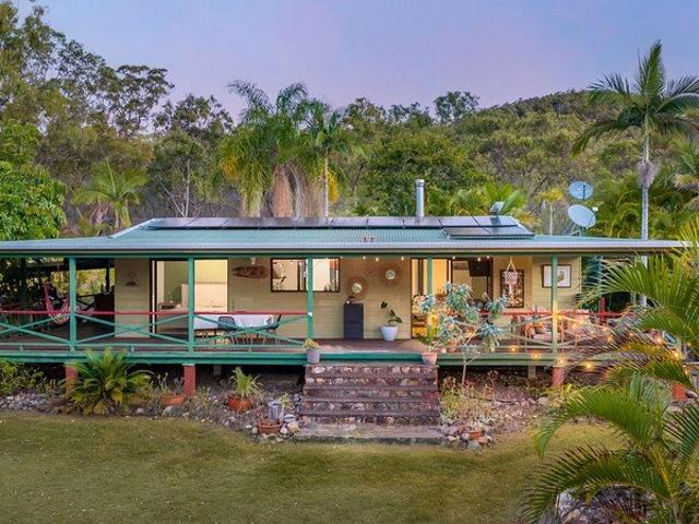 Picturesque Captain Creek Acreage with Off Grid Living