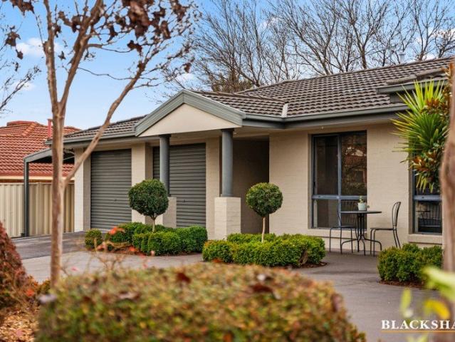 Picturesque Family Living in a Peaceful Cul de Sac