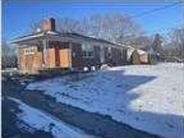 Picturesque Hereford Zone Single Family Gem! 3 BR/2 BA