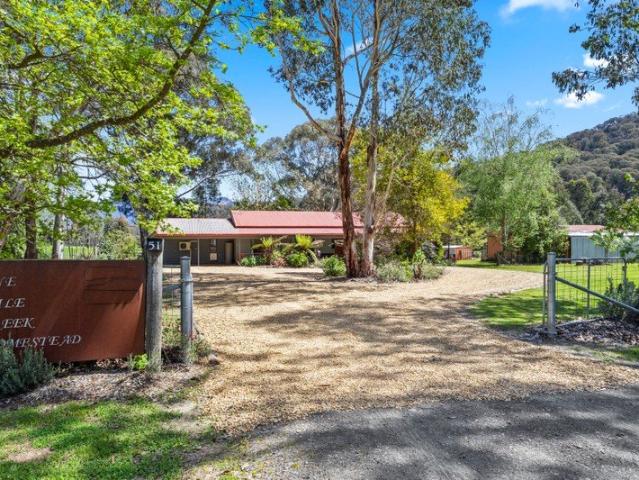 Picturesque Homestead with Breathtaking Mount Buffalo Views on a Rare 10 Acre Small Holding