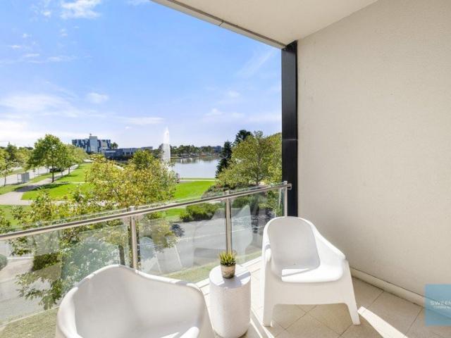Picturesque Lake Views in a Prime Esplanade Setting!