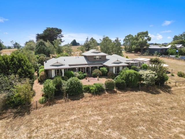Picturesque Lardner Lifestyle 18 Acre Farmlet