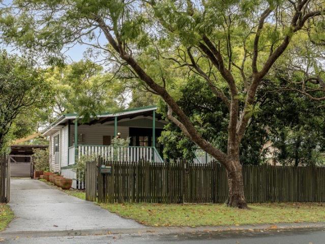 Picturesque Living + Opposite Parkland