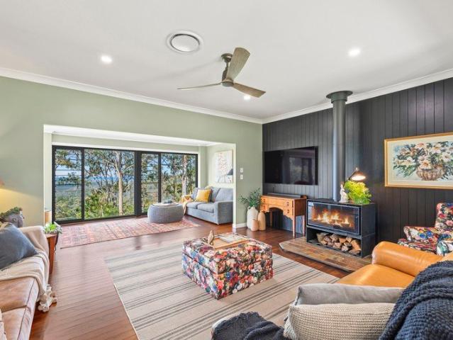 Picturesque ocean outlook from stunning level acre