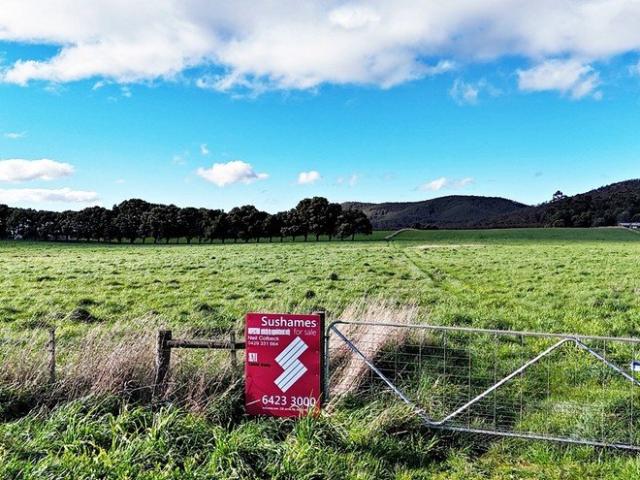 Picturesque Productive Lifestyle Acreage on Sheffield Fringe