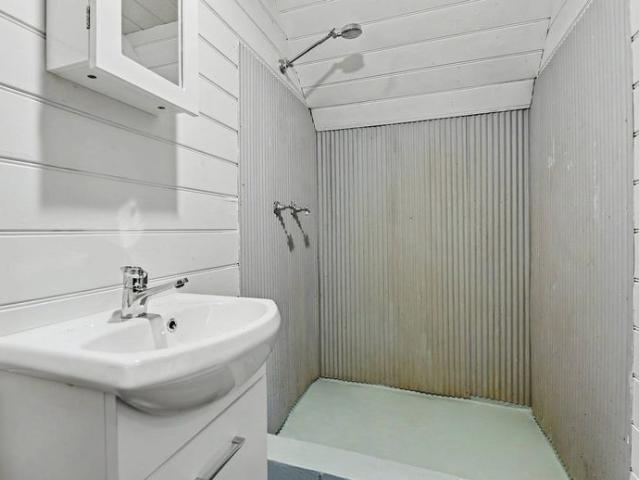 PICTURESQUE RIVER VIEWS IN A PRIVATE TREEHOUSE SETTING THIS BUSH BARN STUDIO OFFERS AN AMBIANCE AND STYLE THAT YOU WONT FIND ANYWHERE ELSE. !
