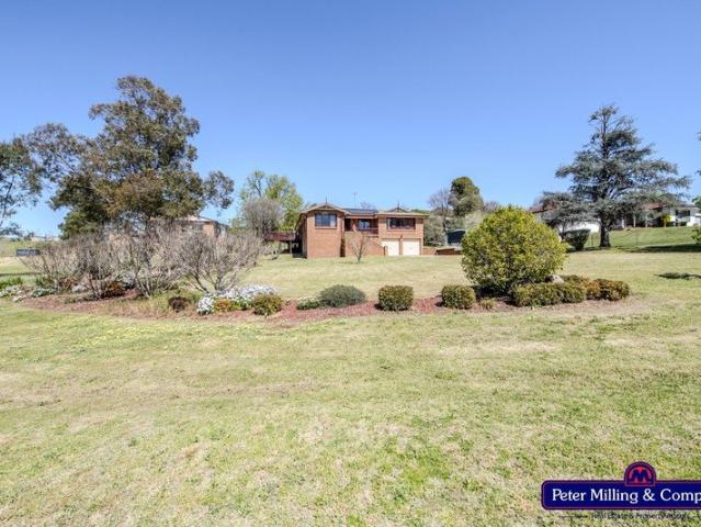Picturesque River Views & Spacious Family Living