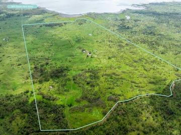Picturesque Rural Haven on the Shores of Lake Corangamite, nestled between Colac and Camperdown