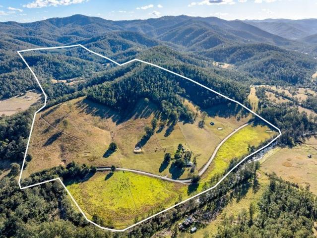 Picturesque Rural Holding with River Frontage 260 Acres