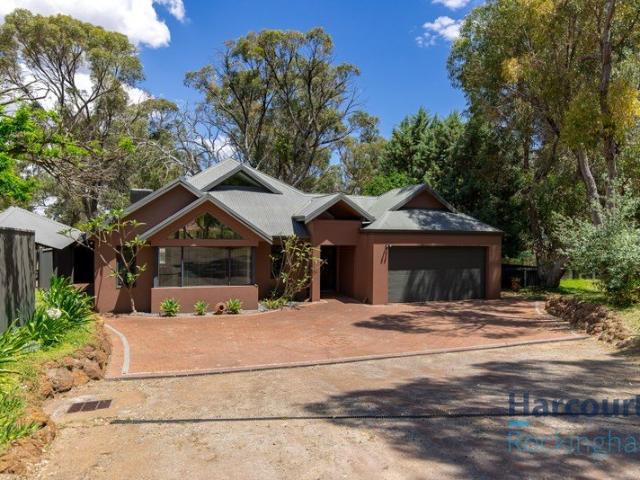 Picturesque Rural Retreat: Spacious 3 Bed + Massive Loft