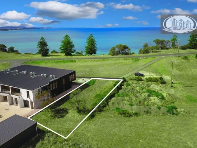 Picturesque Seaside Block