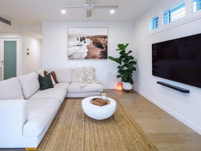 Picasso Meets Mooloolaba – Fully Furnished Coastal Living