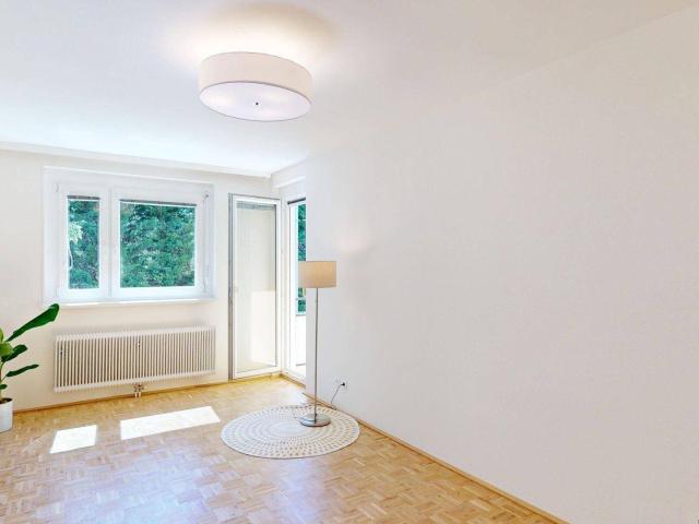 Ruhepol mit Grünblick beim Spitz. Zentrale 2 Zimmer mit Loggia nähe Alte Donau
