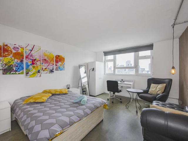 Pickard Street, London, EC1V 4 bed flat to rent £5,700 pcm £1,315 pw