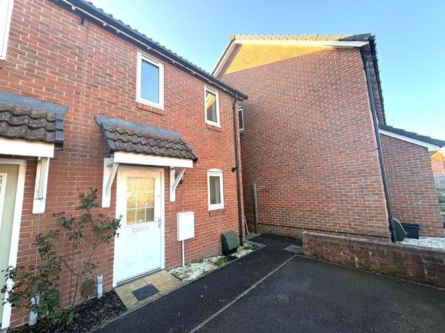 Pickernell Road, Tidworth 2 bed end of terrace house to rent £1,250 pcm £288 pw