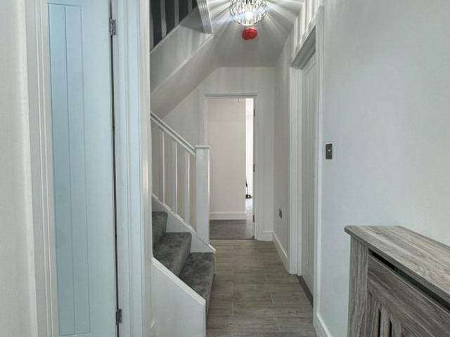 Pickett Avenue, Headington, Oxford, Oxfordshire OX3, 5 bed end terrace house to rent, £3,750 pcm | PrimeLocation