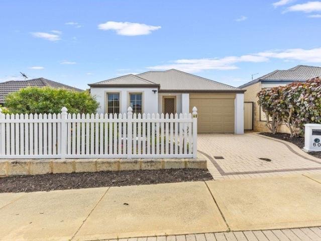 Picket Fence Charm, Movie Nights & Easy Living!