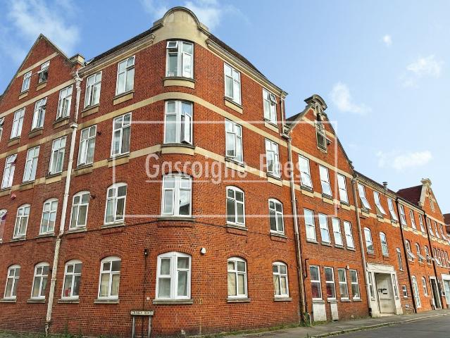 Pickford Street, Aldershot GU11, 2 bed flat to rent, £1,250 pcm | PrimeLocation