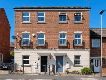 Pickhill Road, Hamilton, Leicester LE5, 3 bed terraced house to rent, £1,250 pcm | PrimeLocation