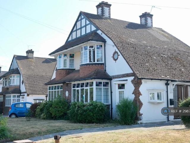 Pickhurst Lane, West Wickham, BR4 3 bed semi detached house to rent £2,600 pcm £600 pw