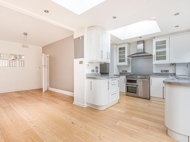 Pickhurst Rise, West Wickham BR4, 3 bed terraced house to rent, £2,500 pcm | PrimeLocation