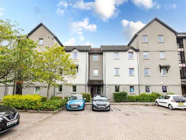 Picktillum Place, Kittybrewster. 2 bed flat to rent £765 pcm £177 pw