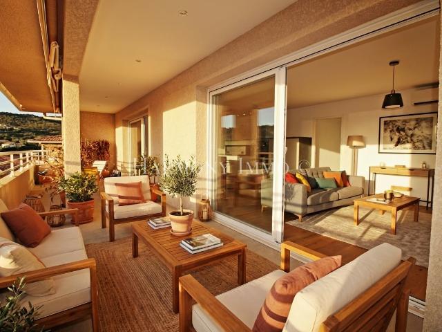 Pietrosella. Villa sur le toit. à 5 min de la plage d'Agost. 113m² Pietrosella