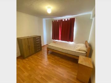 Pieza amoblada a señorita