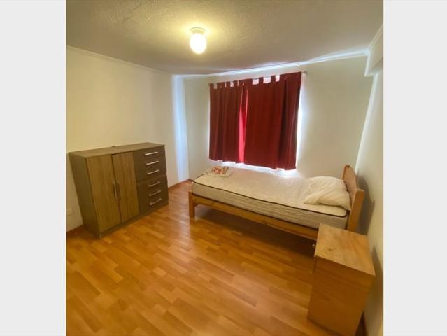 Pieza amoblada a señorita