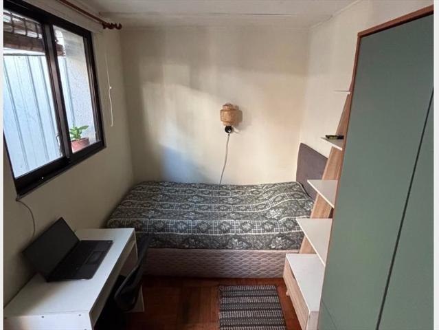 Pieza en las condes con baño, a 4 cuadras Metro Escuela Militar, sector residencial