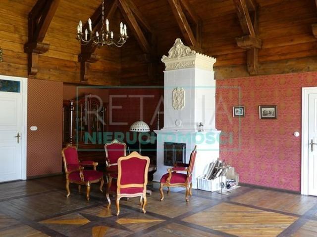 Rekonstrukcja XIX wiecznego dworu z 730 m² luksusu na 1 ha