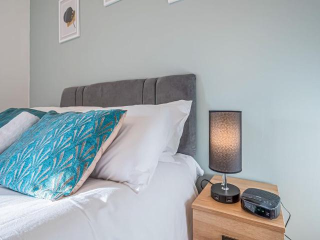 Piece, 1056 Argyle Street, Glasgow, G3 8LY, United Kingdom | 1 bed apartment for rent #116880557 | Rentberry