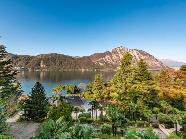 Pied à terre with lake view garden and communal pool
