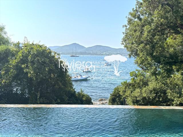 PIED DANS L'EAU avec accès et plage privée et piscine à débo. 200m² Saint Tropez