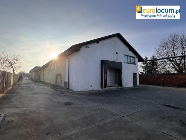 Magazyn 1650 m² z biurami i placem w Piekoszowie