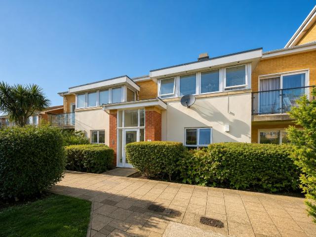 Pier Way, London SE28, 2 bed flat to rent, £1,900 pcm | PrimeLocation