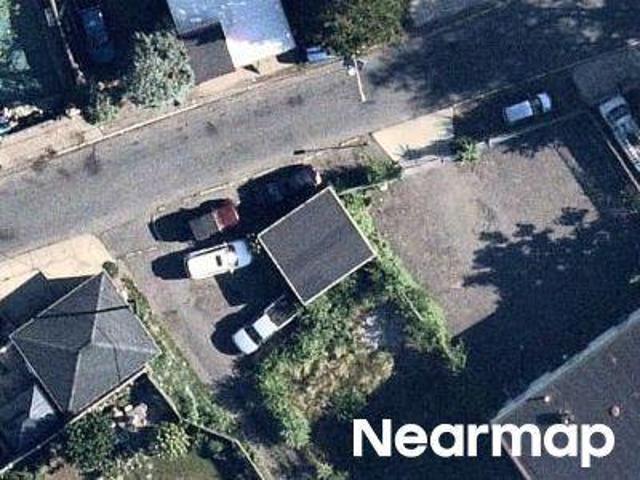 Pierce Ave