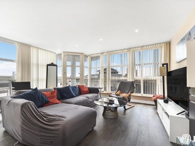 Pierhead Lock, Manchester Road, E14 2 bed apartment to rent £2,925 pcm £675 pw