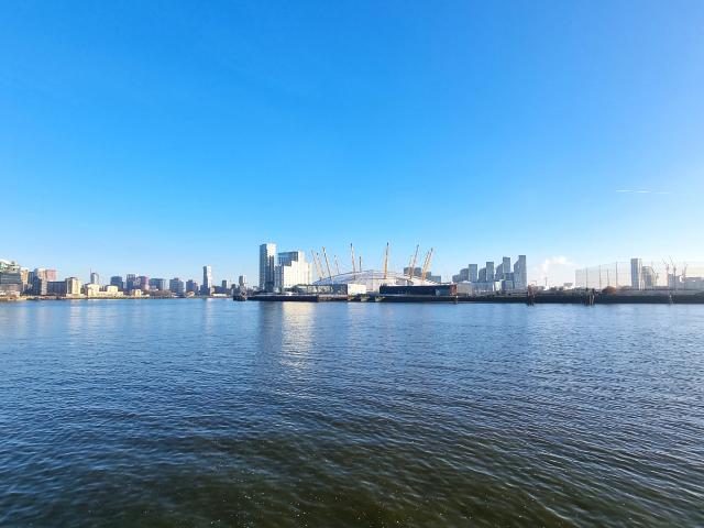 Pierhead Lock, E14