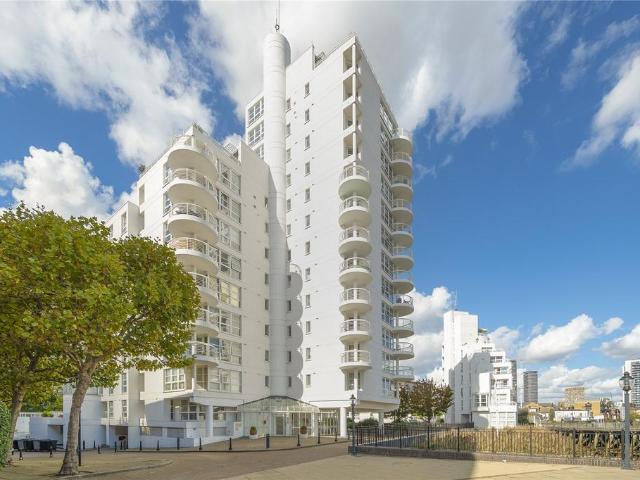 Pierhead Lock, 416 Manchester Road. 2 bed flat to rent £2,600 pcm £600 pw
