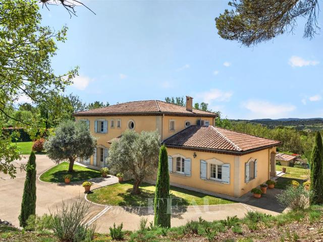 Pierrevert Bastide de qualité 303m² Pierrevert