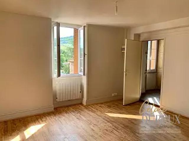 Pierreclos 71960 Location appartement 2 pièces t2 au dernier étage