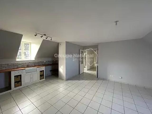 Pierrefonds 60350 Achat / Vente appartement 3 pièces t3 au dernier étage parking