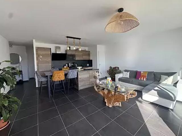 Pierrelatte 26700 Achat / Vente appartement 3 pièces t3 au dernier étage terrasse