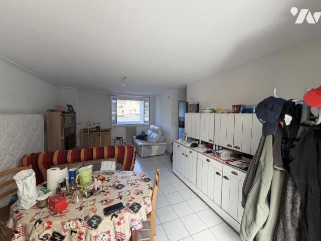 PIERRELATTE, APPARTEMENT T3 D'ENV. 65M²